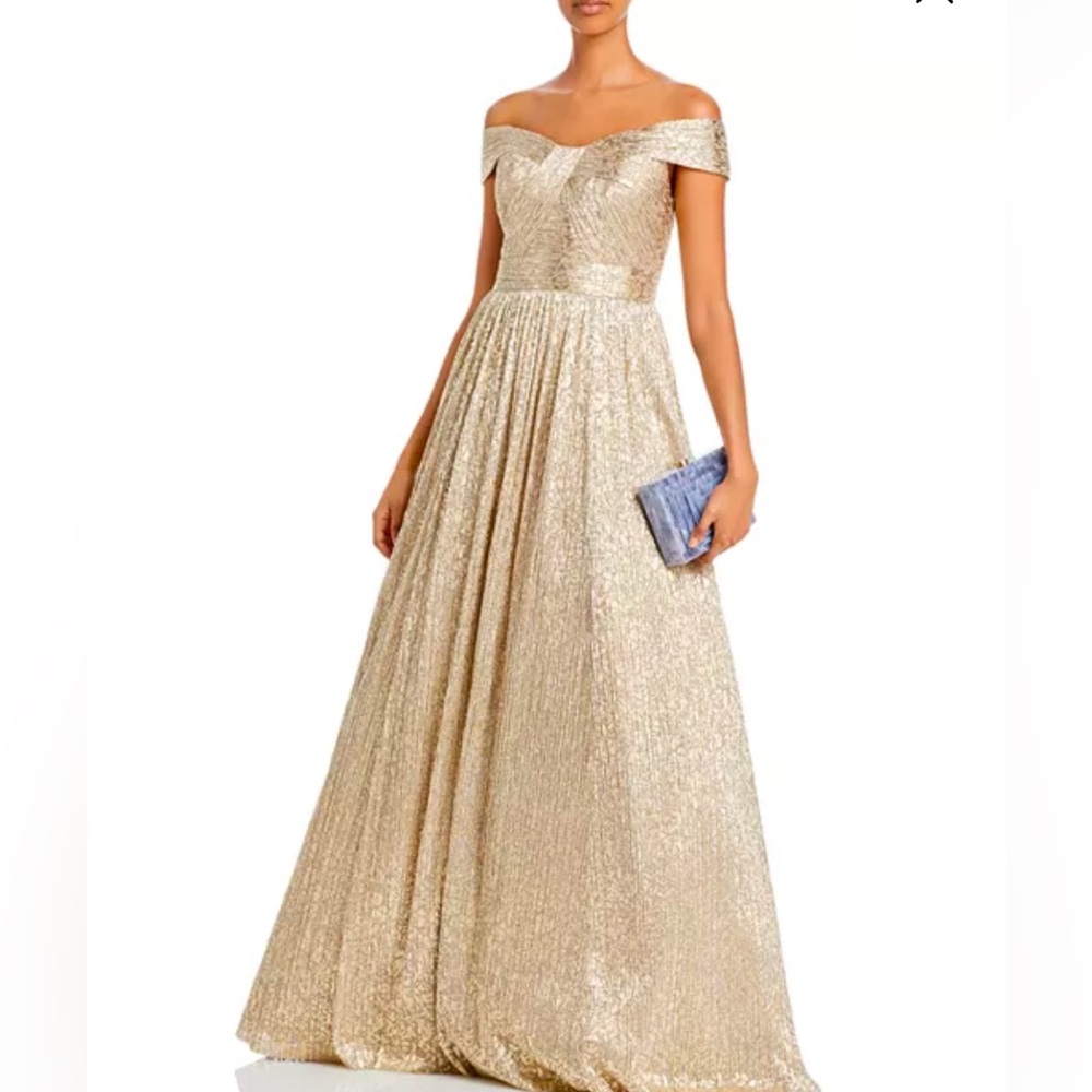 Aidan Mattox Gold off the sholders Gown for prom or wedding.